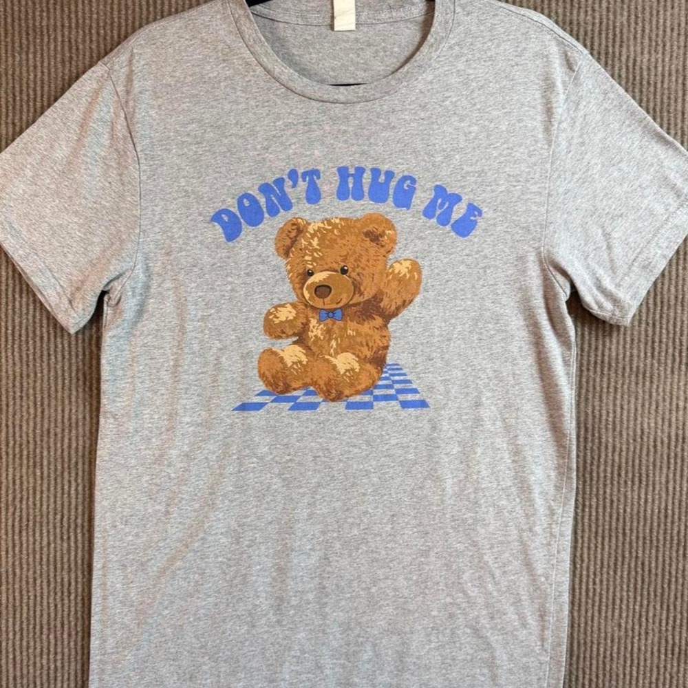 Don't Hug Me Teddy Bear Graphic T-Shirt Heather Gray Crewneck Junior's MEDIUM